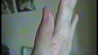 Déborah shows her fingers and nails and bites them 06 04 2017 ongles mains