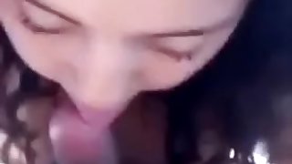 me cojo a una putita