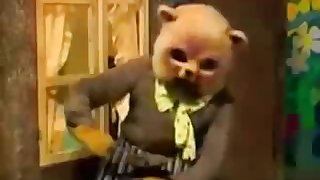 HOT 20YO WITH COFFEE GRINDER