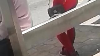 NALGAS EN LA PARADA BUS