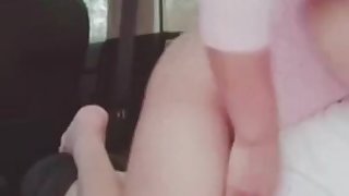 雨天车震自拍（fucking in a car）