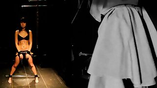 TICKLING ADOLESCENTES