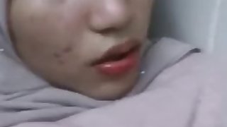 Awek Melayu tudung Pink