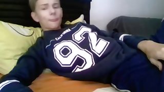 solo boy yerking alone