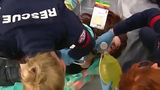 resus on a injured girl