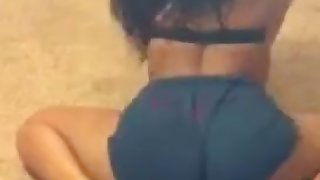 Prettu black girl twerk with her big Ass fat booty