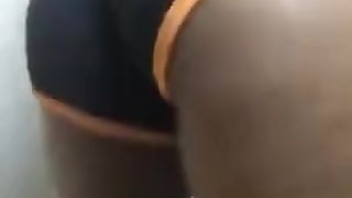 When she dancing with mirror