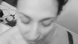 NOVINHA CHUPA COM VONTADE E LEVA GOZADA