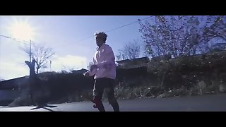 Thick Babe Fucks Rapper During Video Shoot