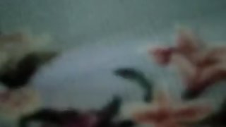 Im Schulkeller gebumst. Streberin macht Hausaufgabe und kriegt Schwanz