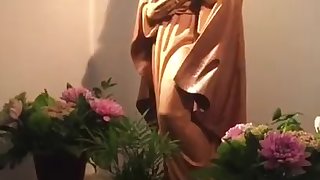 dutch amateur pleasing herself in a church