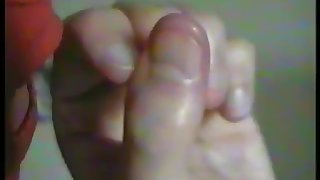 Female hand fetish nails biting fille ronge ses ongles suce son pouce