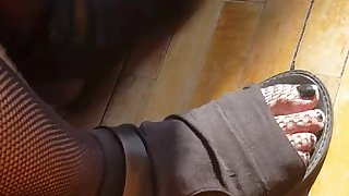 Giantess Creaking the Floor Walking Around in Sandals